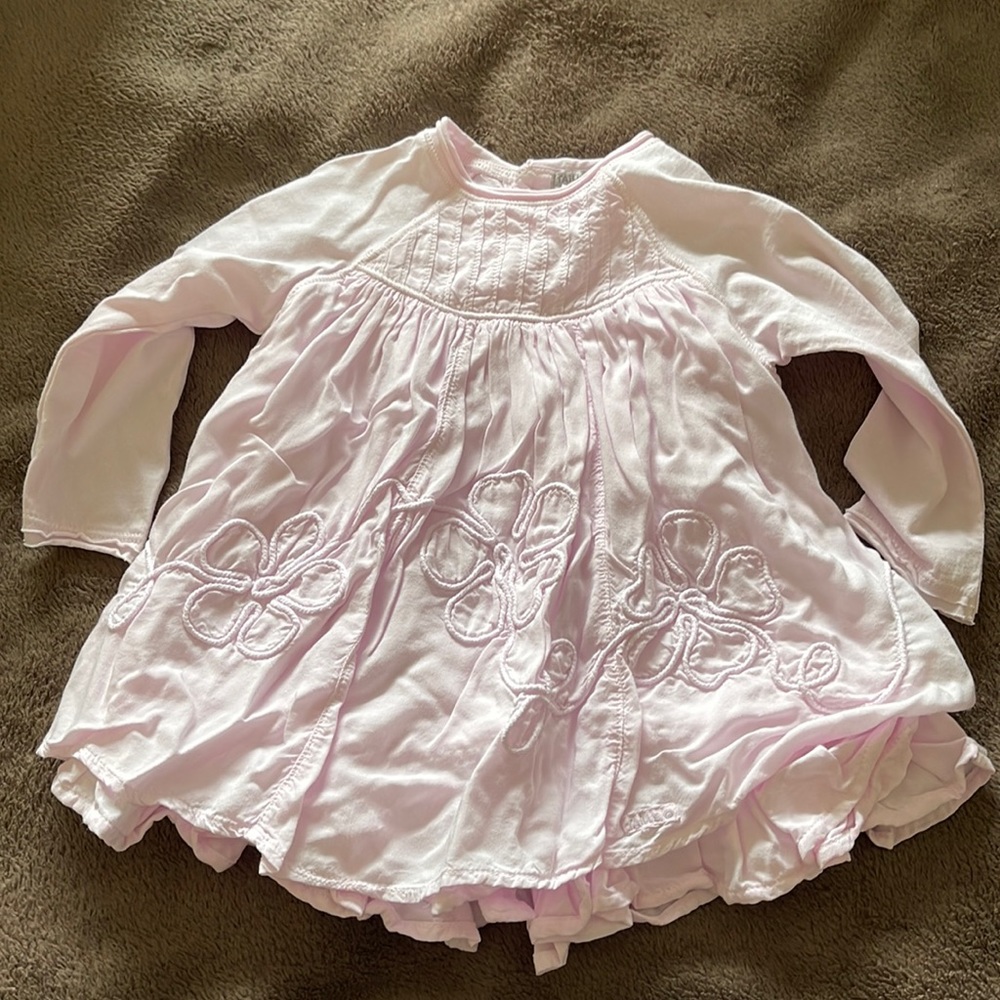 Taille O baby ruffle dress in very light pink size 3M